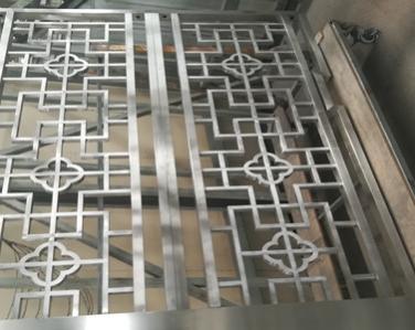 <strong>古典中式不銹鋼屏風</strong>